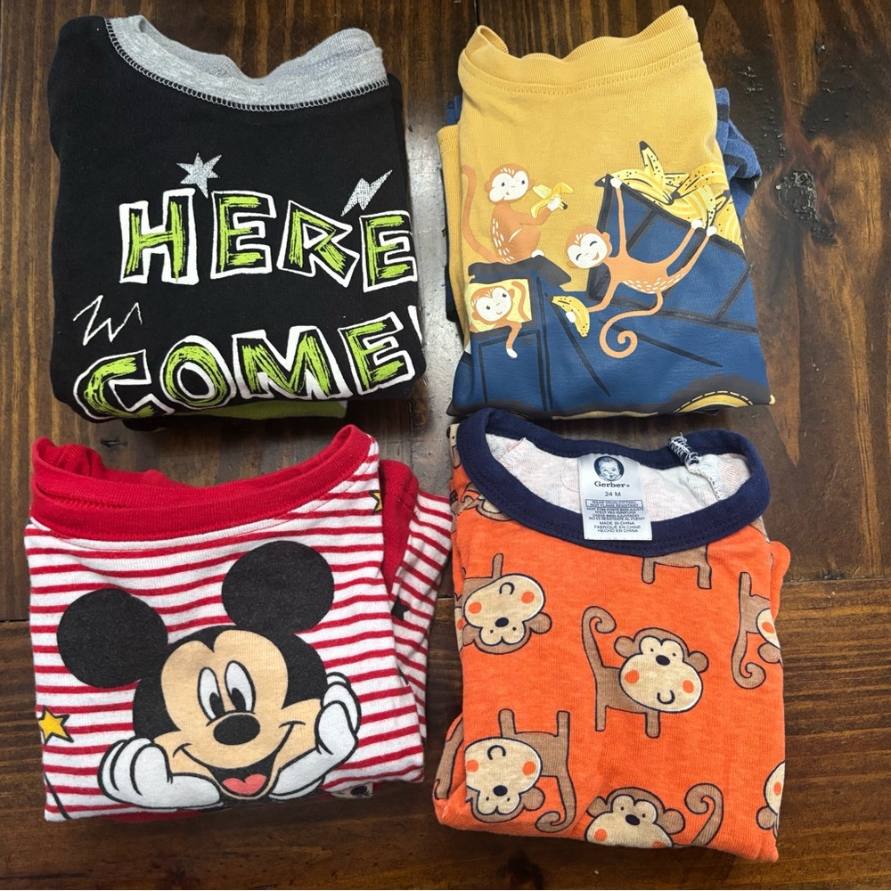 Kids Graphic Pajama Set